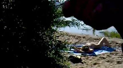 A szőke nem adta, de megengedte, hogy egy pornó ingyen videó fél pontyot adjak neki a szájába.