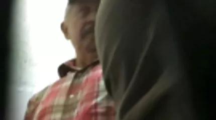 Egy barátom talált ingyen szexfilmek egy gyönyörű és elvált anyát.