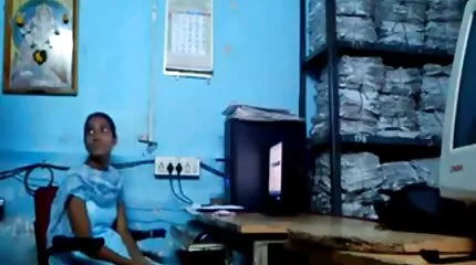 Barátom anyukája online porno filmek nagyon kedves és őszinte, nagy mellű nőnek bizonyult.