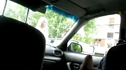 Ez a srác olyan kemény, hogy egy szőkét fing a ingyen nezheto pornofilmek férje orra alá.