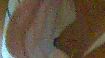 Minek trambulinra pornofilmek ingyen ugrani, ha az Úr ilyen nagy farkú férfiakat talált ki?.