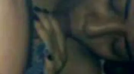 Egy szex videok magyarul férfi hatalmas rúddal kalapál egy ázsiai nő seggét.