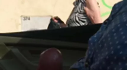 A srácok két íjban dugnak szekszfilmek ingyen össze egy lányt.