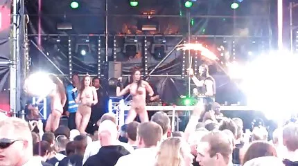 Telefonon hívtak szexelni, vv pandora porno jöttek és azt követelték, hogy dugjanak!.